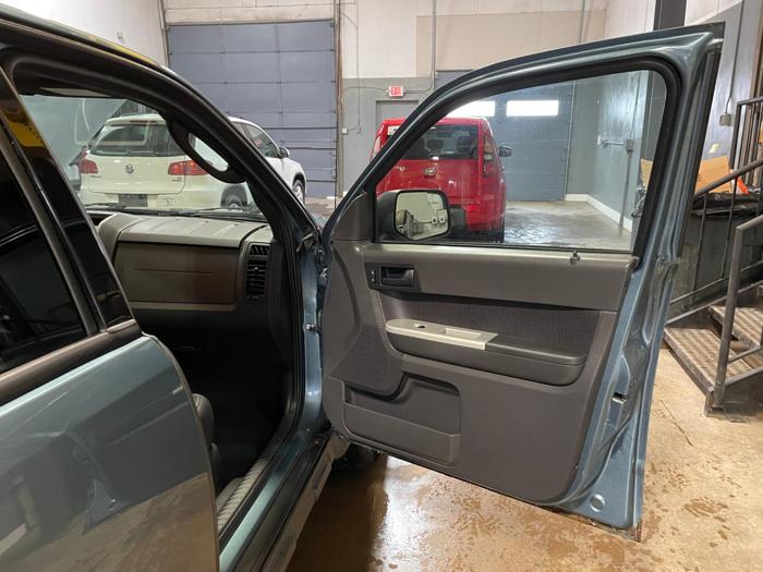 2010 ford escape xlt with 161960 miles for sale near elk-river, minnesota 7f7bb6263d3c41089b90df8612cab101.jpg