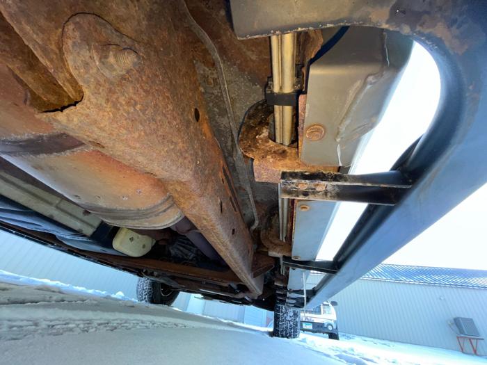 2006 chevrolet suburban 1500-4wd with 211968 miles for sale near elk-river, minnesota 7f9477b60bab4310aa6086fcbd51b935.jpeg