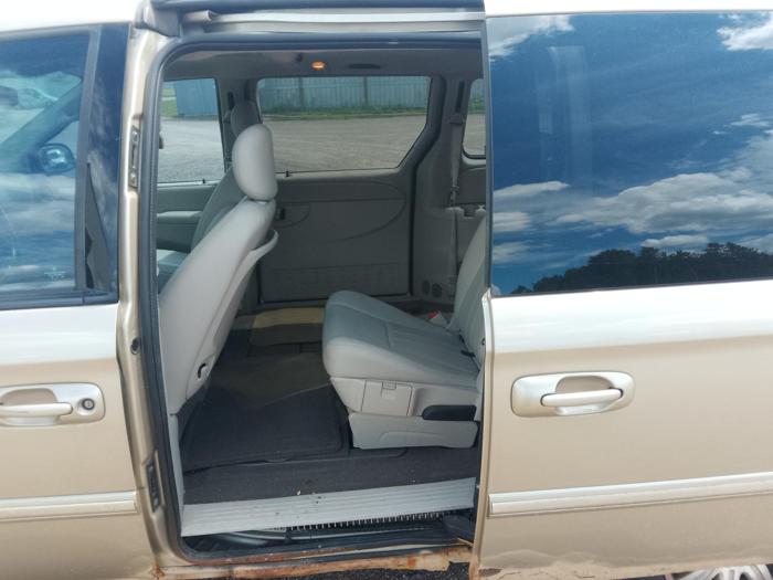 2006 chrysler town-&-country touring with 173423 miles for sale near elk-river, minnesota 7fb08edf689a4d55b64eee9a422e7133.jpg