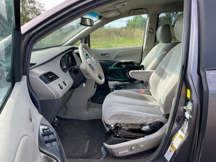 2011 toyota sienna le-8-pass-v6 with 190349 miles for sale near elk-river, minnesota 7fdc10f397964f41890e0f472161d05e.jpeg