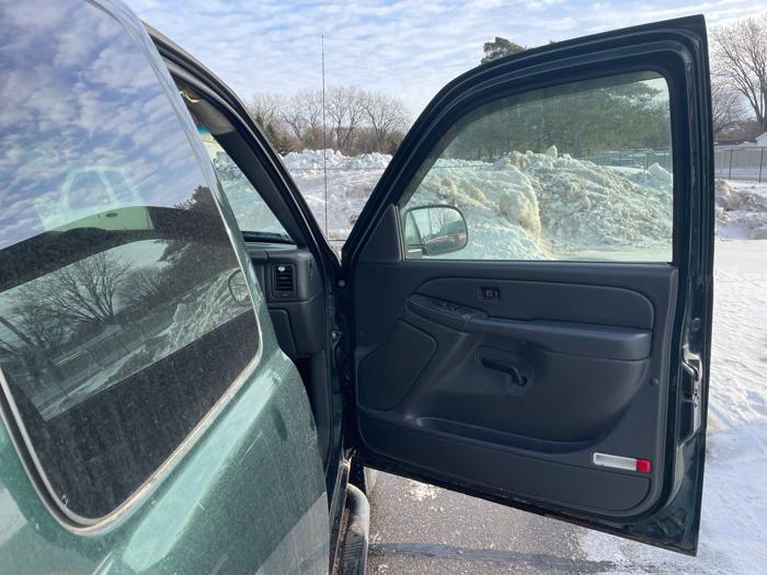 2006 chevrolet silverado-1500 ls-ext.-cab-4wd with 245271 miles for sale near fridley, minnesota 8061dbd09cd946d2a87eaeb5f7b525bc.jpeg