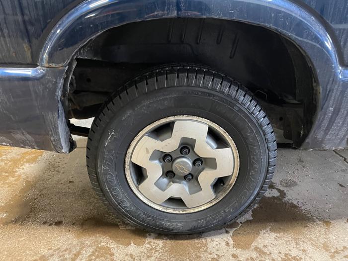 2002 chevrolet blazer 2-door-4wd-ls with 141544 miles for sale near elk-river, minnesota 8071ebe069bc48028c30908560f64c39.jpeg