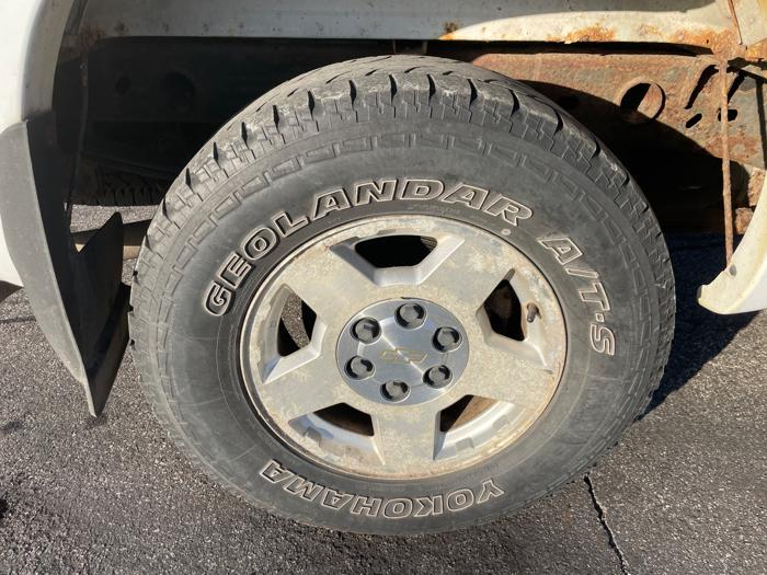 2004 chevrolet silverado-1500 ext.-cab-short-bed-4wd with 141858 miles for sale near elk-river, minnesota 80b2d37214df43258a9805de7bd08ff0.jpeg