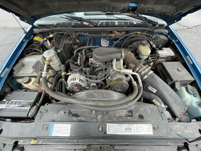 2001 chevrolet s10-pickup ext.-cab-4wd with 140781 miles for sale near elk-river, minnesota 80bac53fbad84e7dac6fd668f8f33f45.jpeg