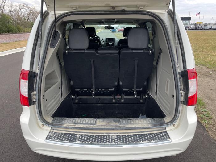2013 chrysler town-&-country touring with 169086 miles for sale near rochester, minnesota 80ecec98b76d4daf80109cf5cfe0c172.jpeg