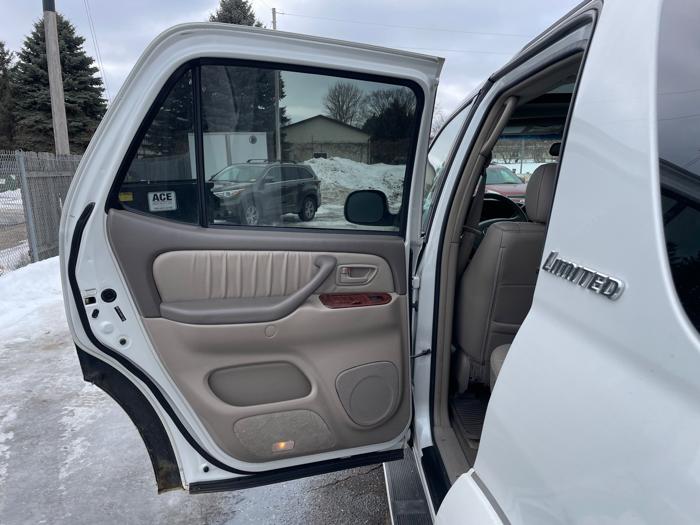 2006 toyota sequoia limited-4wd with 233941 miles for sale near elk-river, minnesota 815b4a53a47947fb89bb92c4be71b0ea.jpeg