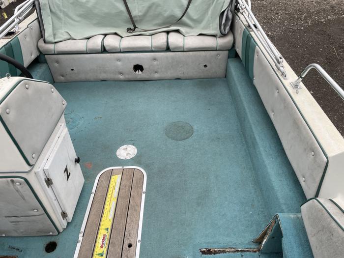 1988 deck-boat- granddecke for sale near elk-river, minnesota 81af74d06ba640f1891f46b3e20e9c7a.jpg
