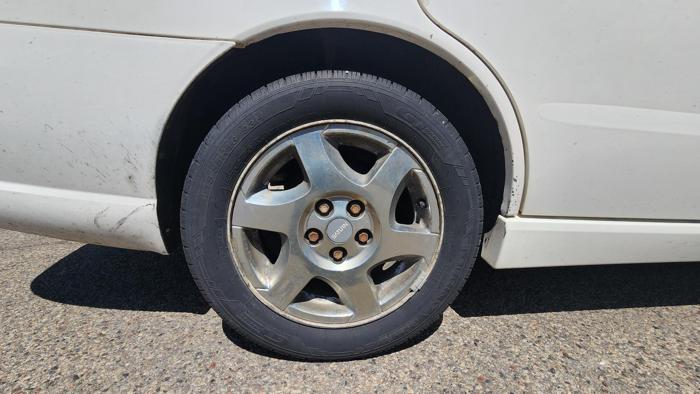 2003 saturn l-series-sedan l200 with 158898 miles for sale near burnsville, minnesota 81c956e0f6f546e99f929ad327c0f31c.jpg