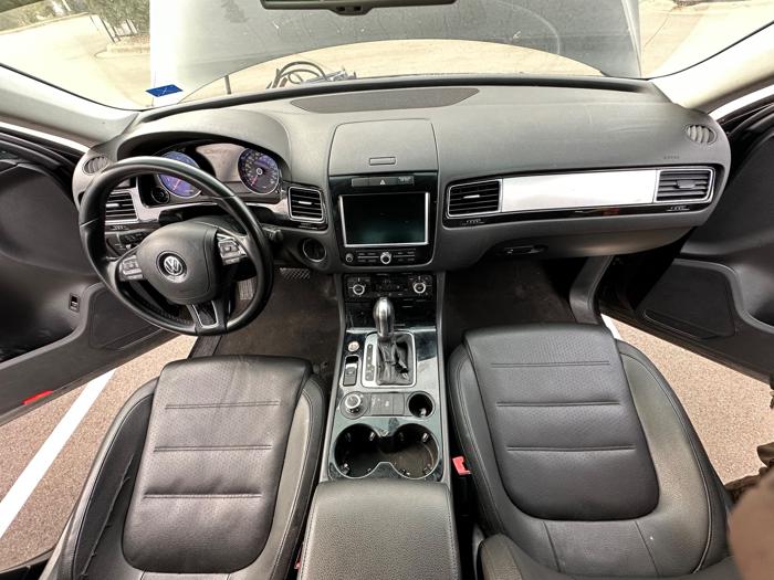 2014 volkswagen touareg vr6-lux with 142869 miles for sale near burnsville, minnesota 81ca0569e9d24c669fcd6d1317a77ffb.jpeg