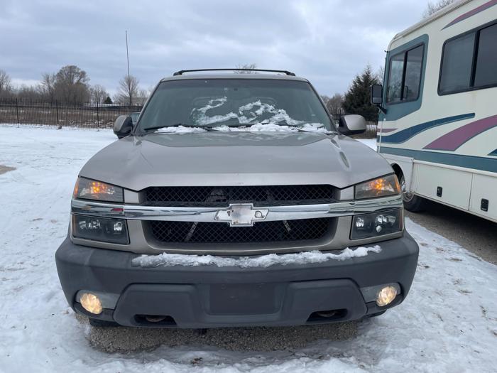 2003 chevrolet avalanche 1500 with 174308 miles for sale near elk-river, minnesota 823486d6e69a47bdbd225b9abddad18e.jpg