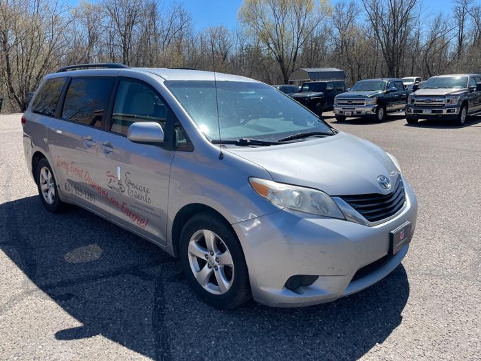 2013 toyota sienna le-fwd-8-passenger-v6 with 309236 miles for sale near brainerd, minnesota 829d0a618c1c42918da02b5b814bb77e.jpeg