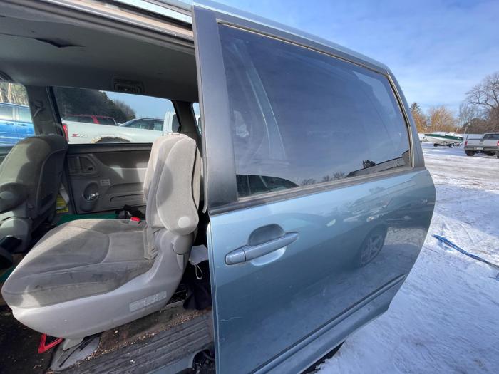 2005 toyota sienna ce for sale near elk-river, minnesota 82f28ab458664c5ea2135ed3d3695305.jpg