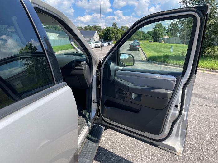 2004 mercury mountaineer convenience-4.6l-awd with 144653 miles for sale near elk-river, minnesota 8393c8cd79974fa3b04cd78f7d5dffcd.jpeg