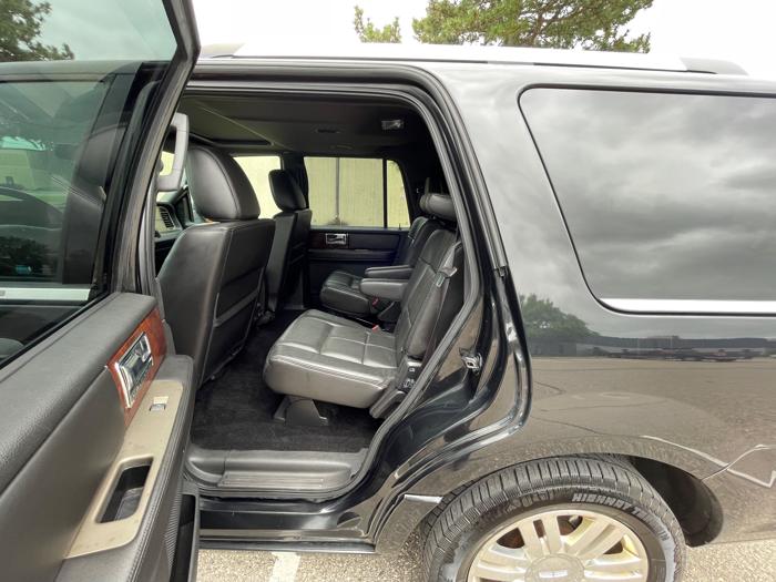 2012 lincoln navigator 4wd with 208255 miles for sale near eden-prairie, minnesota 83abc369d73b41e194825facc3e4a43b.jpeg
