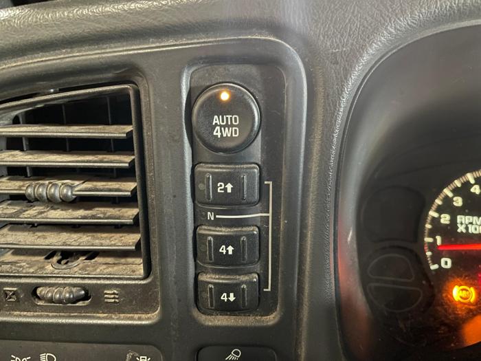 2005 gmc sierra-1500 slt with 252236 miles for sale near elk-river, minnesota 83b8627c9d6f4880b0b0ab8b791076ba.jpg