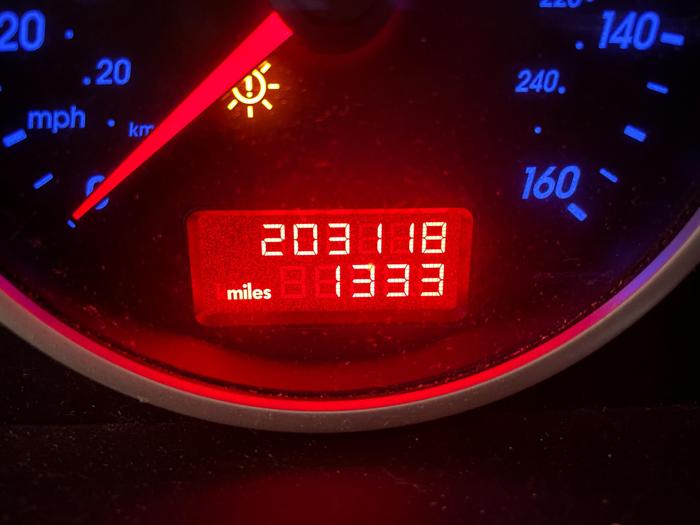 2006 volkswagen touareg with 203118 miles for sale near elk-river, minnesota 84700a55b88c4c0b84ba26617cdf955b.jpg