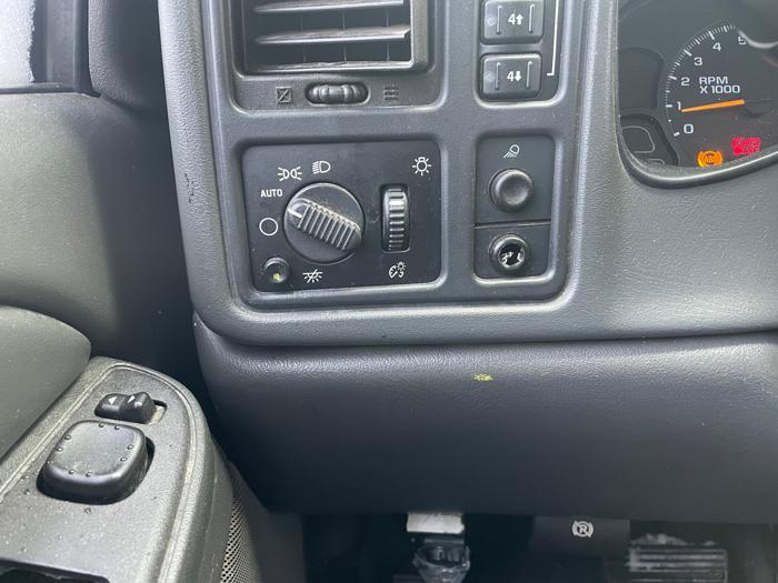 2005 chevrolet silverado-1500 ext.-cab-long-bed-4wd with 235695 miles for sale near fridley, minnesota 84bb1d6a51e847cc9ecc1fada811176a.jpeg