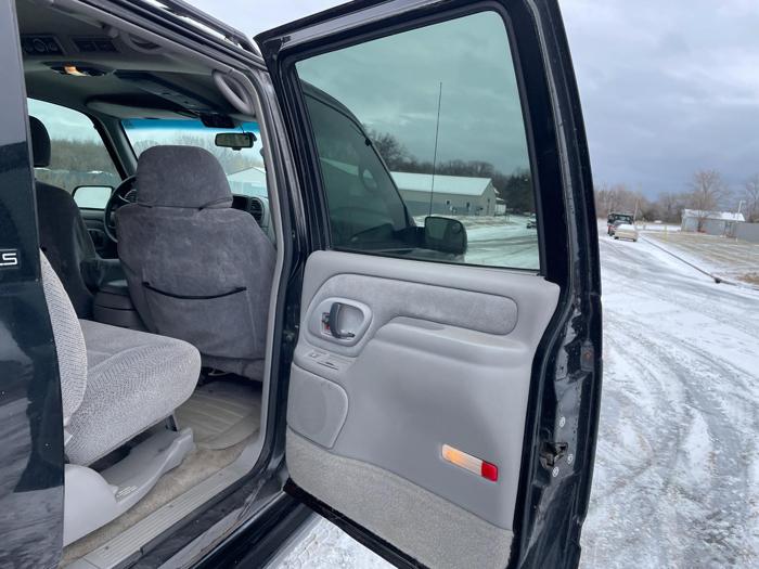 1996 chevrolet suburban with 227941 miles for sale near elk-river, minnesota 84ddac85a81b4a5b9db60daa5f105ca3.jpg