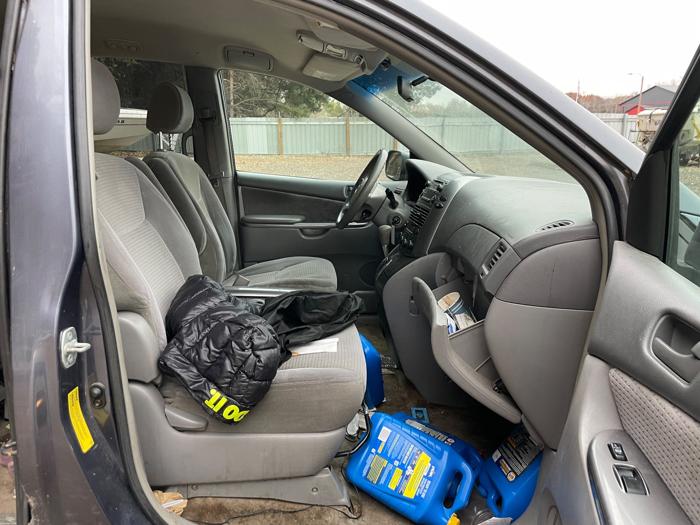 2006 toyota sienna with 146292 miles for sale near elk-river, minnesota 857f2077556e4b0594a3f7a89f89f2c8.jpeg