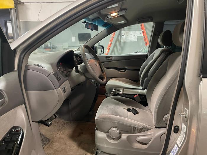 2004 toyota sienna le,ce with 149137 miles for sale near elk-river, minnesota 85932895661449d0abde4320d1ce7bf0.jpg