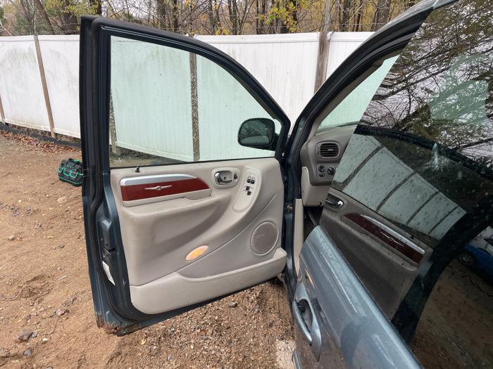 2007 chrysler town-&-country touring with 146493 miles for sale near elk-river, minnesota 85a5759d2b574207866b240ad591a913.jpeg