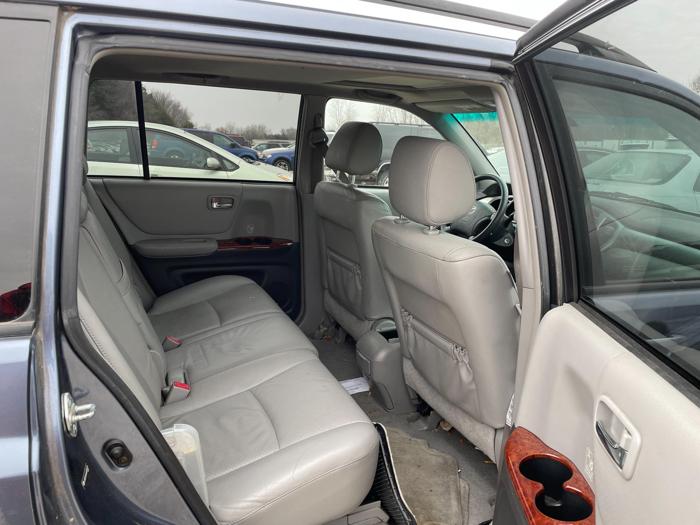 2004 toyota highlander base for sale near elk-river, minnesota 85a57980092d410d81137bd42958f999.jpg
