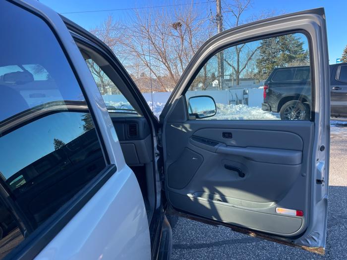 2006 gmc yukon-xl sl-1500-4wd with 260584 miles for sale near fridley, minnesota 85d4066fcca94376bacaa0bc39972bdc.jpeg