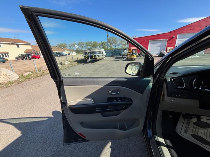 2017 kia sedona lx with 142893 miles for sale near elk-river, minnesota 85dfd9cf5366440c92d73137aae0c693.jpeg