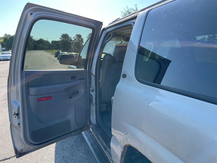 2004 chevrolet suburban 1500-4wd with 85701 miles for sale near elk-river, minnesota 85ea44c249a64402a663b96c9c81cd71.jpeg