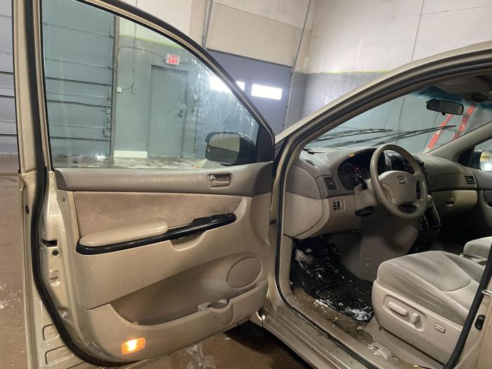 2005 toyota sienna with 243685 miles for sale near elk-river, minnesota 86402d4555744b51bfdad885f6849706.jpg