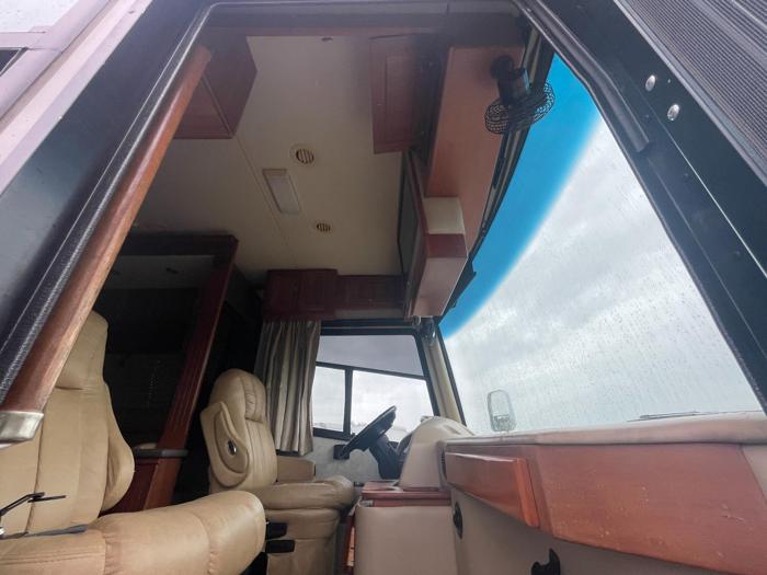 2006 freightliner x-line-motorhome - with 27483 miles for sale near elk-river, minnesota 8670a62aa045454db29207ce0f298006.jpg