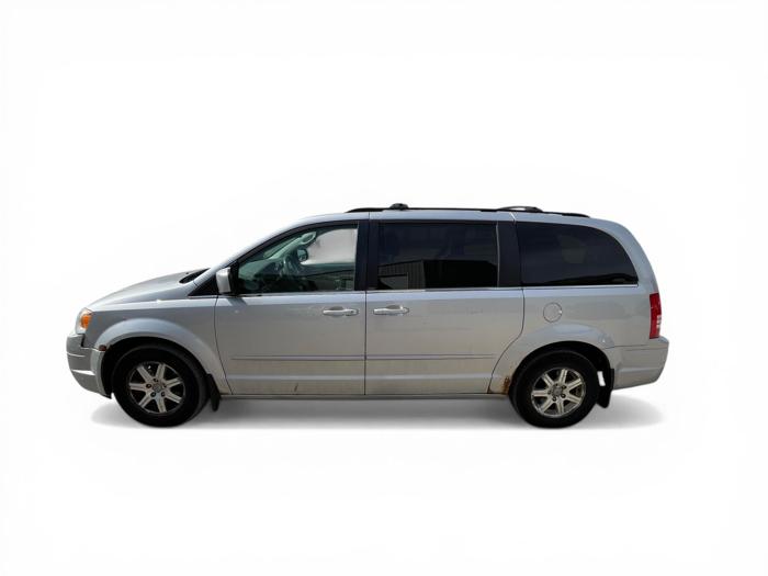 2008 chrysler town-&-country touring with 237369 miles for sale near elk-river, minnesota 8683a3d2407d4703970436948f44676a.jpg