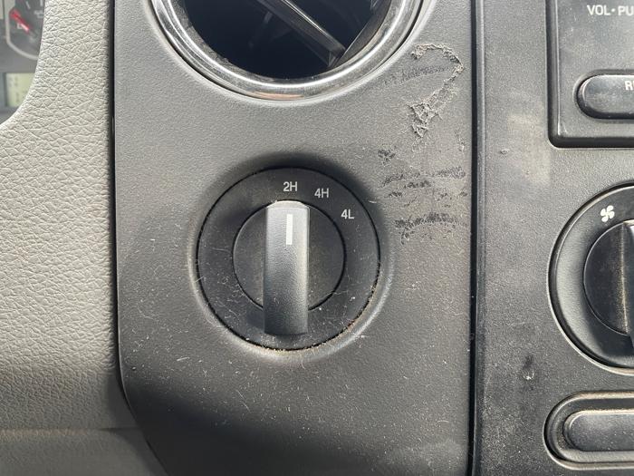 2008 ford f-150 xlt-supercrew-short-box-4wd with 136261 miles for sale near fridley, minnesota 86a7f760d365431c9f75b8e24f3f2c9a.jpeg