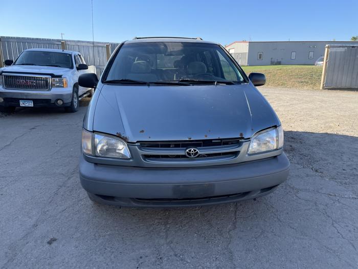 2000 toyota sienna le with 228134 miles for sale near elk-river, minnesota 86ace931651c4c64ad3810efcdde5ac2.jpg