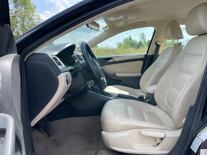2011 volkswagen jetta se with 147575 miles for sale near elk-river, minnesota 86bb70eb6f3f42c1acc1670a359f8810.jpeg