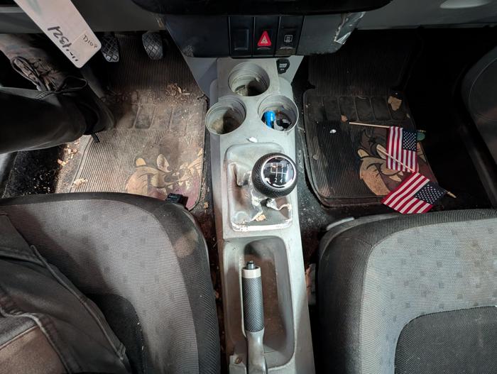 1999 volkswagen new-beetle gls-2.0 with 162278 miles for sale near elk-river, minnesota 8765280b66b04b4db0a083e140e7ccca.jpg