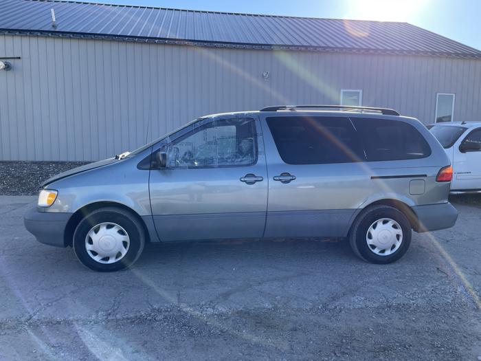 2000 toyota sienna le with 228134 miles for sale near elk-river, minnesota 8772c2aeb2b14cc481f8f7ca7e9f1910.jpg