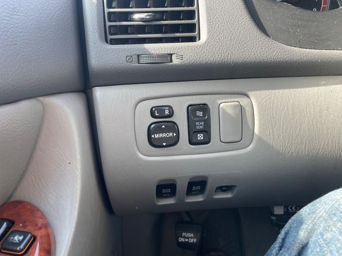 2004 toyota sienna xle-awd with 220628 miles for sale near shakopee, minnesota 87755a7440f1478d928399f434cac34c.jpeg