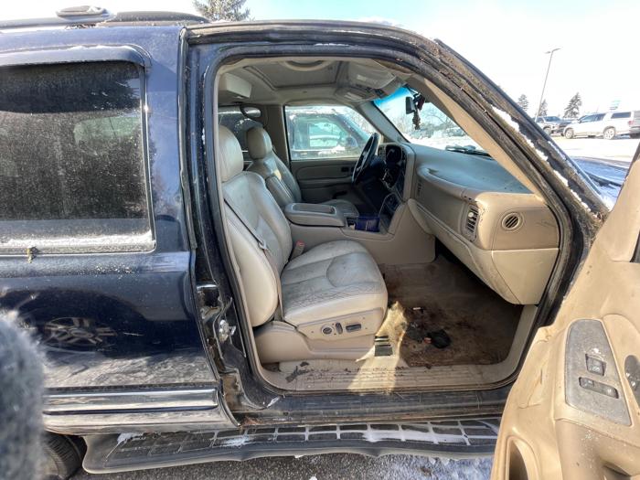 2004 gmc yukon slt with 233066 miles for sale near fridley, minnesota 879485b52db2458389b13efd7d5c433f.jpeg