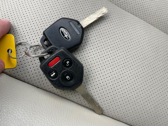 2013 subaru outback 3.6r-limited with 153501 miles for sale near clearwater, minnesota 8816ef661d464697be0c81ed1e2ee89f.jpeg