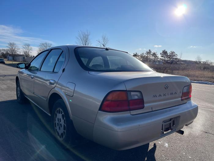 1996 nissan maxima with 267808 miles for sale near elk-river, minnesota 88a9a132077144d09d5bb2329b9a577c.jpg
