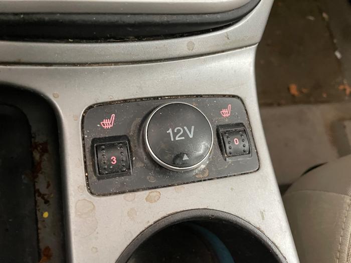 2013 ford c-max-hybrid se with 121100 miles for sale near elk-river, minnesota 88ab411df50e430aa1b84f61e375315f.jpeg