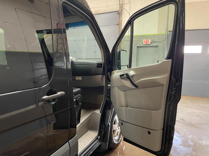 2016 mercedes-benz sprinter 2500 with 149307 miles for sale near elk-river, minnesota 88aecbe45c8f4b618e48dcb56cf931f9.jpg