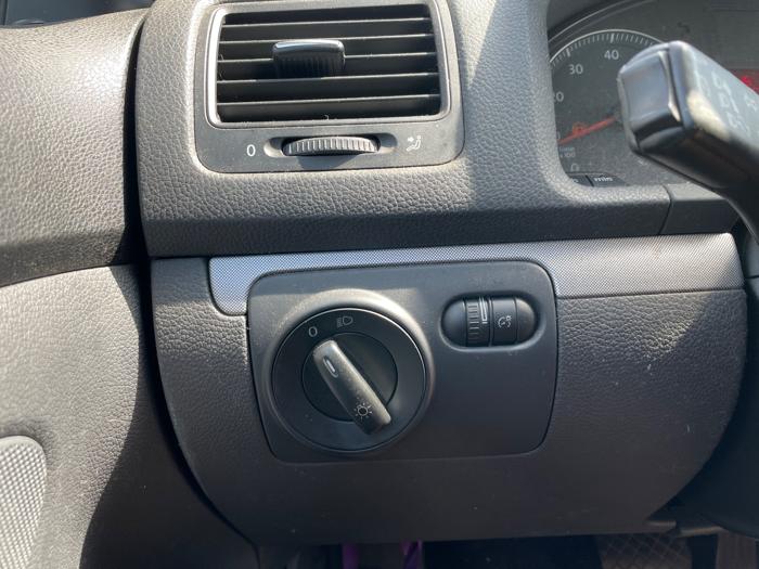 2008 volkswagen jetta se with 135267 miles for sale near elk-river, minnesota 88d34f50aaea4686aa9f2e521633855b.jpeg