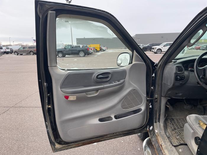 2002 ford f-150 xl-supercab-short-bed-4wd with 177669 miles for sale near redwood-falls, minnesota 8926ef768563461db93c59a8c8e33912.jpeg