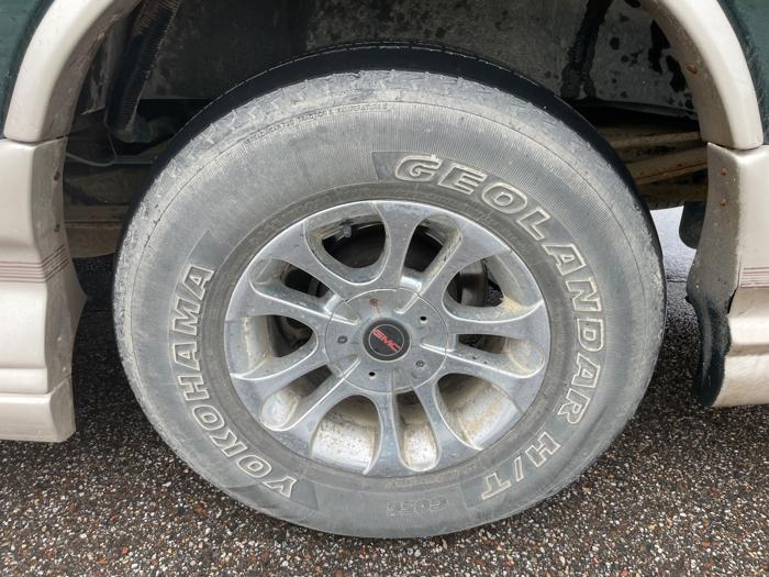 2004 gmc savana g1500-cargo with 193369 miles for sale near elk-river, minnesota 893c58aaf8f546e39c114885593cb3ff.jpeg