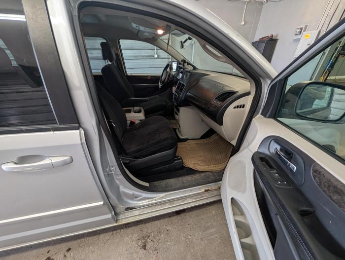 2011 dodge grand-caravan mainstreet with 214928 miles for sale near elk-river, minnesota 896d2f467409463187ed4390bde604f2.jpg