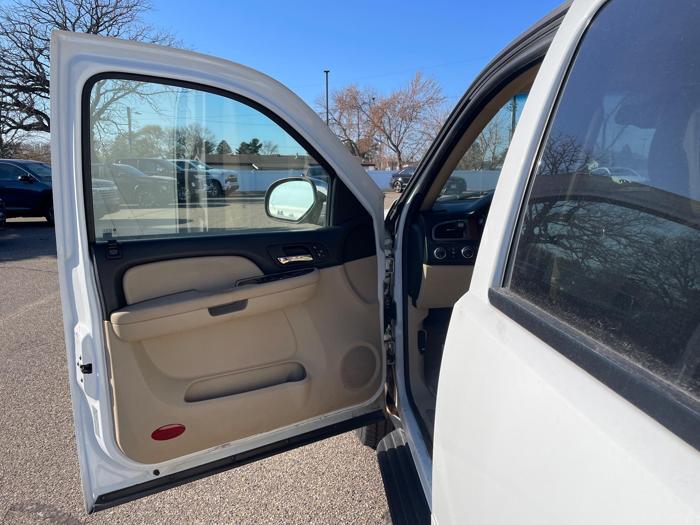 2007 chevrolet suburban lt1-1500-4wd with 255688 miles for sale near fridley, minnesota 897d78e1db9148538019065b1a5ff1eb.jpeg