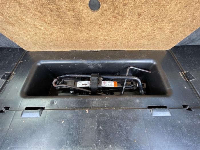 2012 ford escape xls-4wd-at with 157714 miles for sale near fridley, minnesota 89982f89987649318c97a617e81e06ec.jpeg