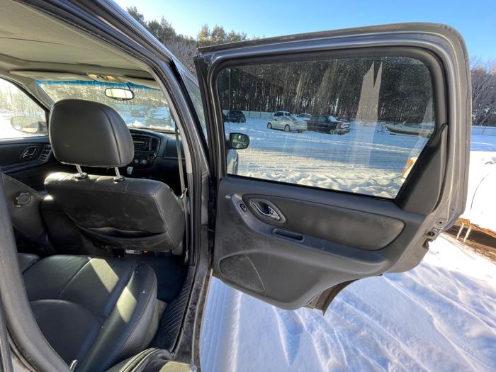 2006 mazda tribute s-4wd-4-spd-at with 234415 miles for sale near elk-river, minnesota 89aa2d3bcd3f42d39a19cc554d92c8d3.jpeg